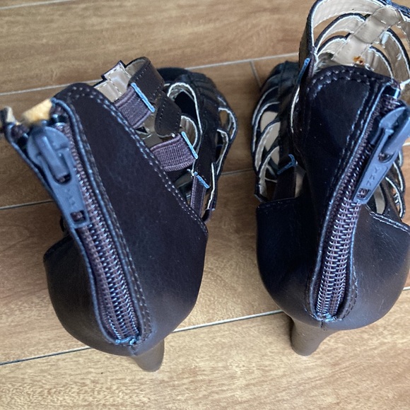 👠BOGO FREE👠NWT⭐️SUZY SHIER💫 Brown Open Toe Wedge Crisscrossed Sandals - Picture 3 of 13